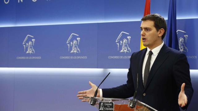 El presidente de Ciudadanos, Albert Rivera, durante la rueda de prensa que ha ofrecido en el Congreso de los Diputados.