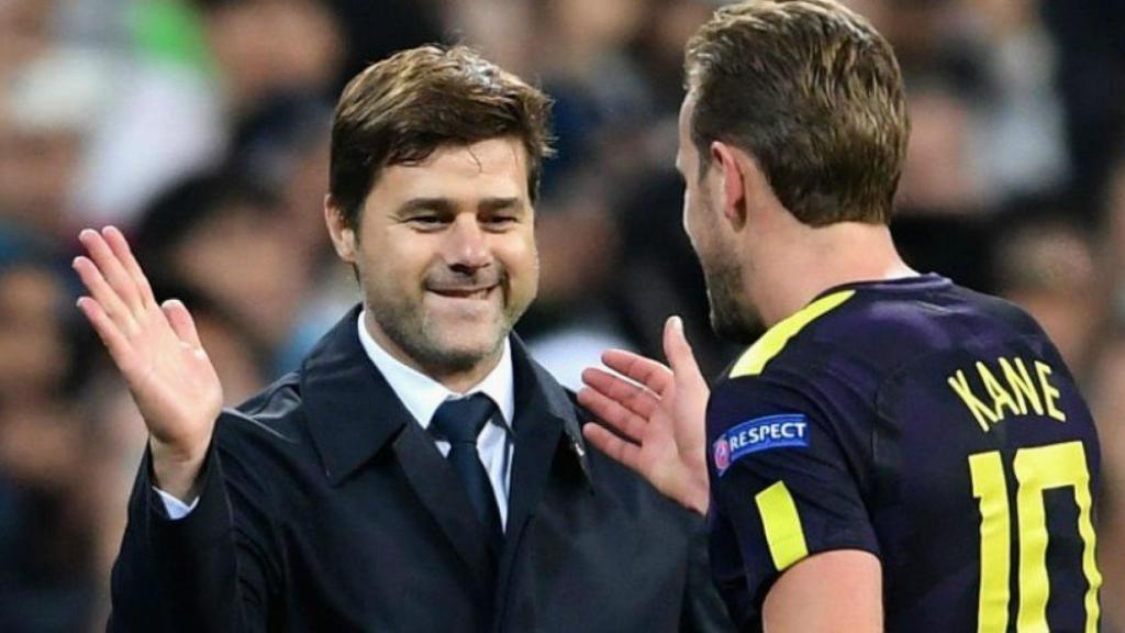 Pochettino y Kane se felicitan tras el partido en el Bernabéu. Foto Twitter (@Spurs_ES)