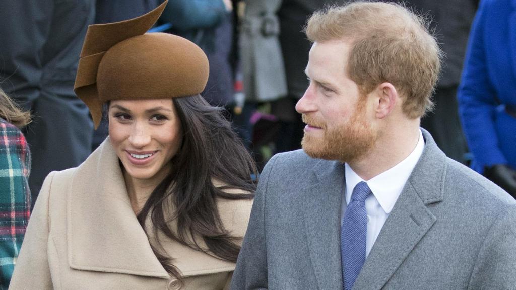 Harry y Meghan han querido pasar inadvertidos en su viaje en avión.