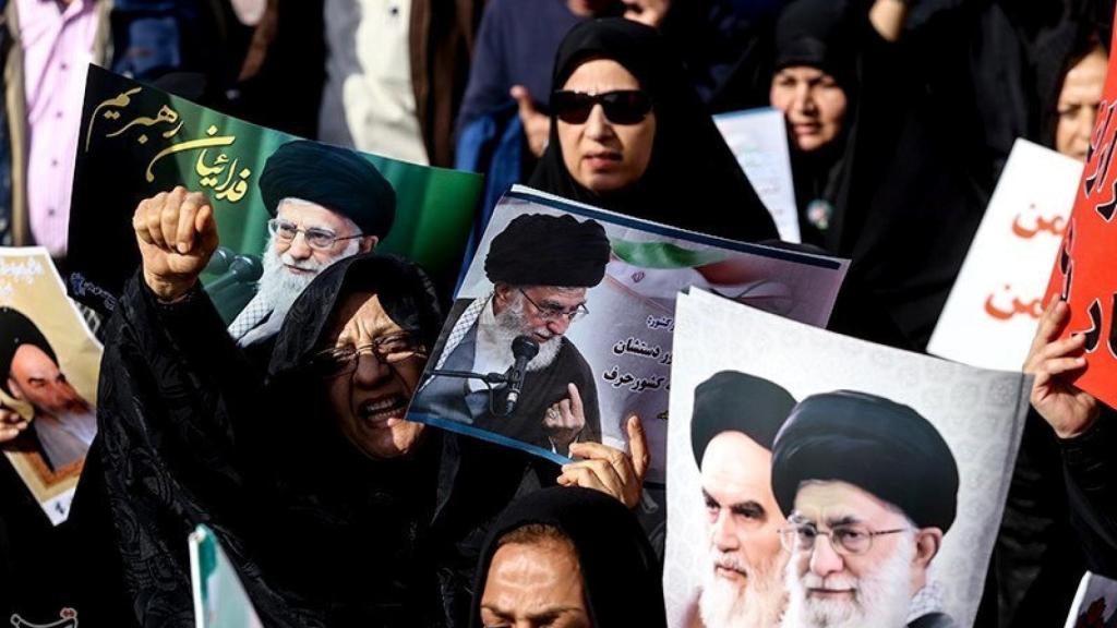 Manifestantes en una protesta a favor del Gobierno de Irán.