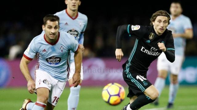 Modric, tras la pelota