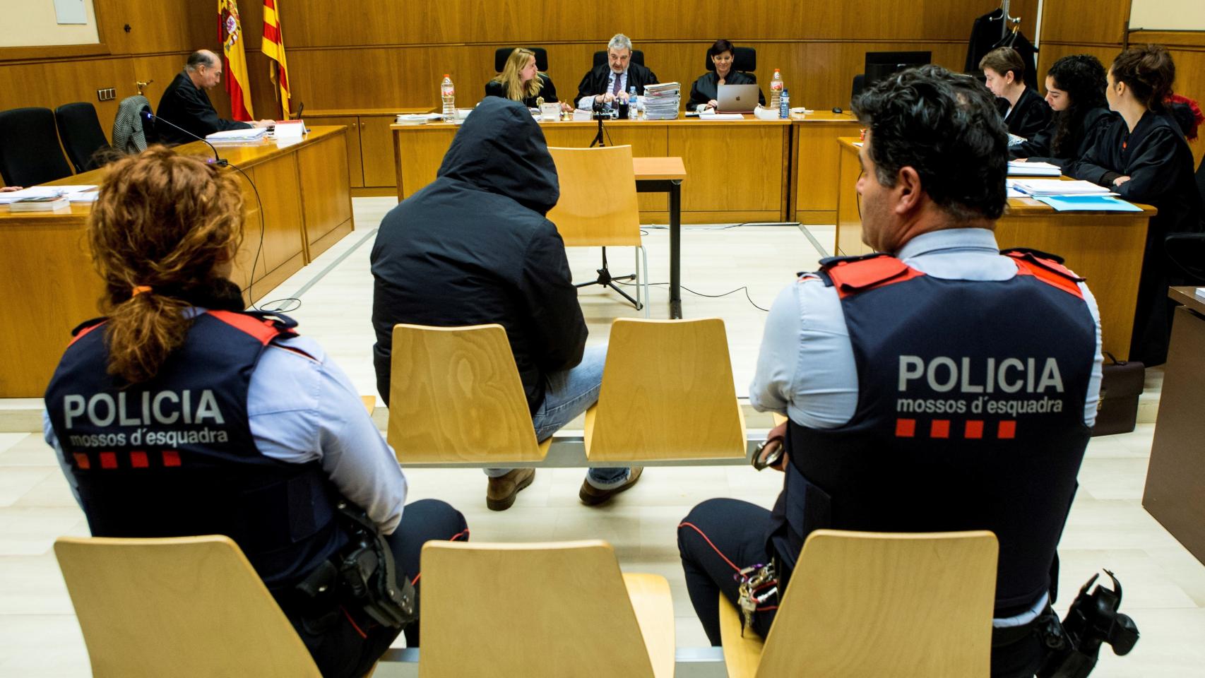 La Audiencia de Barcelona juzga desde hoy al supuesto violador del Eixample, Francisco Javier Corbacho.