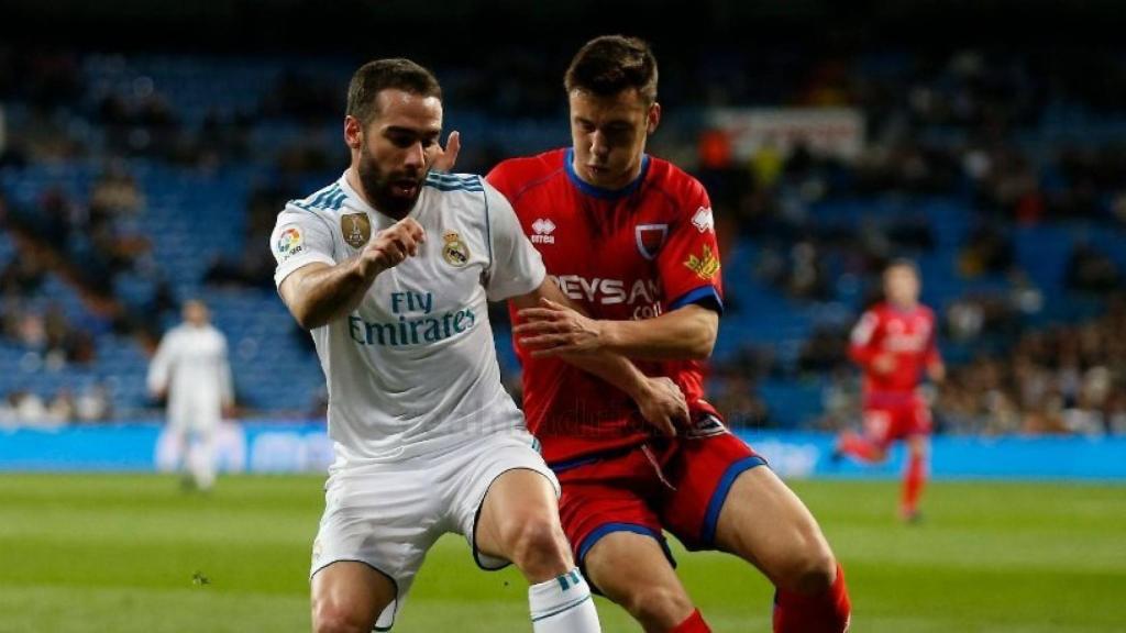 Carvajal, contra un jugador del Numancia