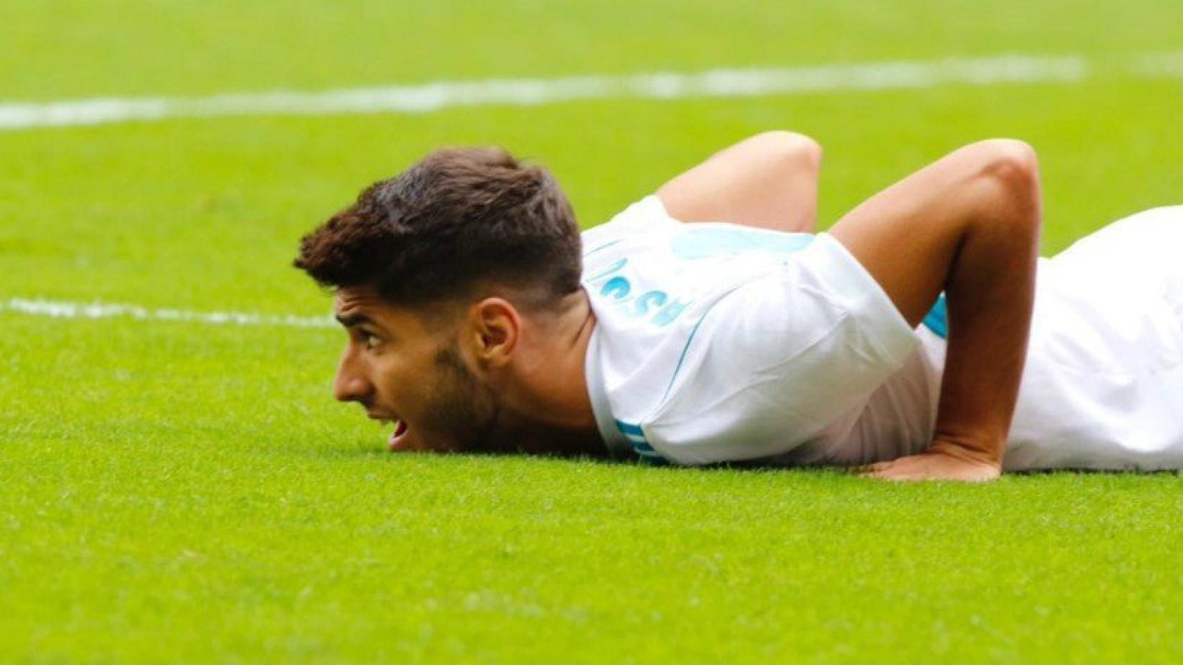 Asensio se lamenta tras una ocasión fallida. Foto: Manu Laya / El Bernabéu