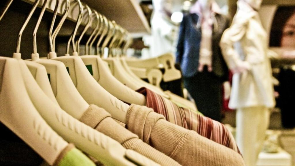 La industria textil emplea numerosos compuestos químicos perjudiciales para el medio ambiente