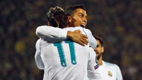 Cristiano celebra su segundo gol ante el Dortmund con Bale