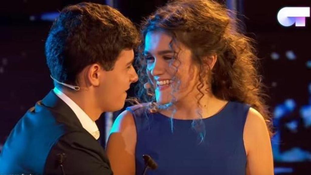 Alfred y Amaia durante su actuación estelar, City of stars al piano, en OT.