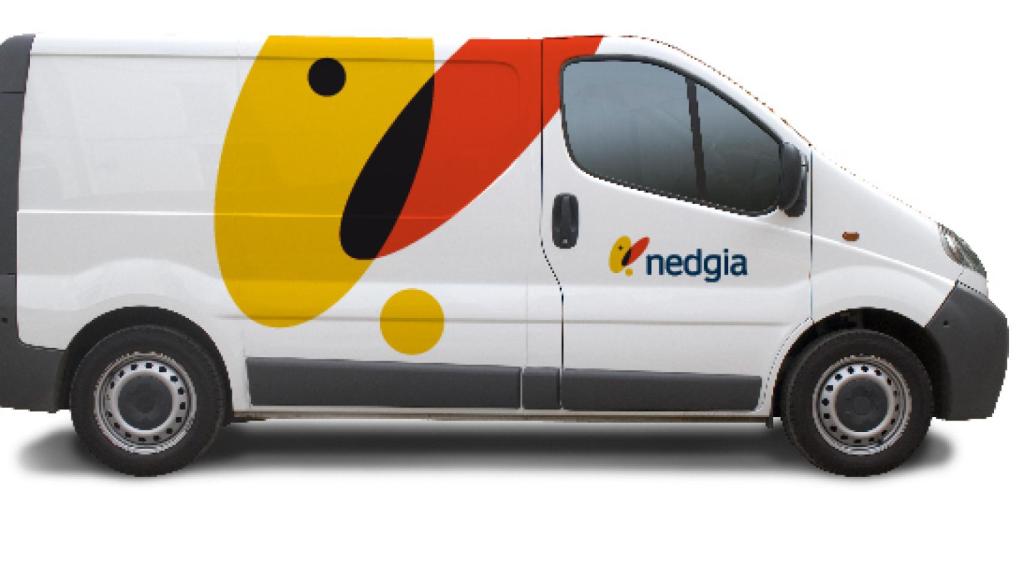 Una furgoneta con el logotipo de Nedgia, la nueva marca de distribución de Gas Natural.