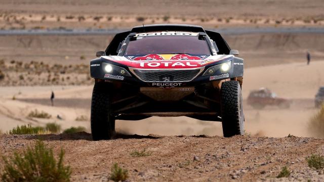 Carlos Sainz en la octava etapa del Dakar 2018.