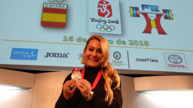 Lidia Valentín con su medalla al cuello.