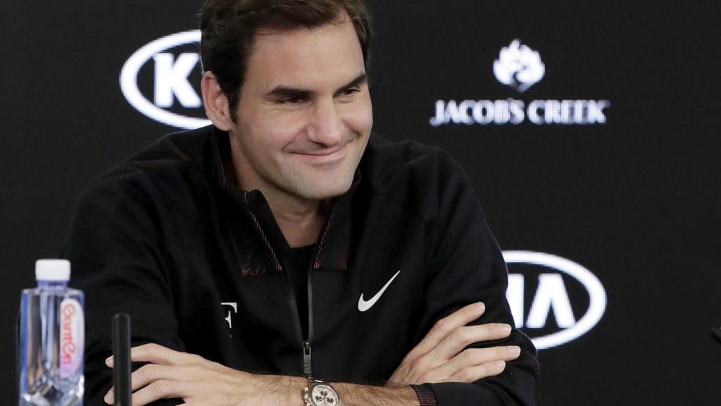 Federer, atendiendo a los periodistas en Melbourne.