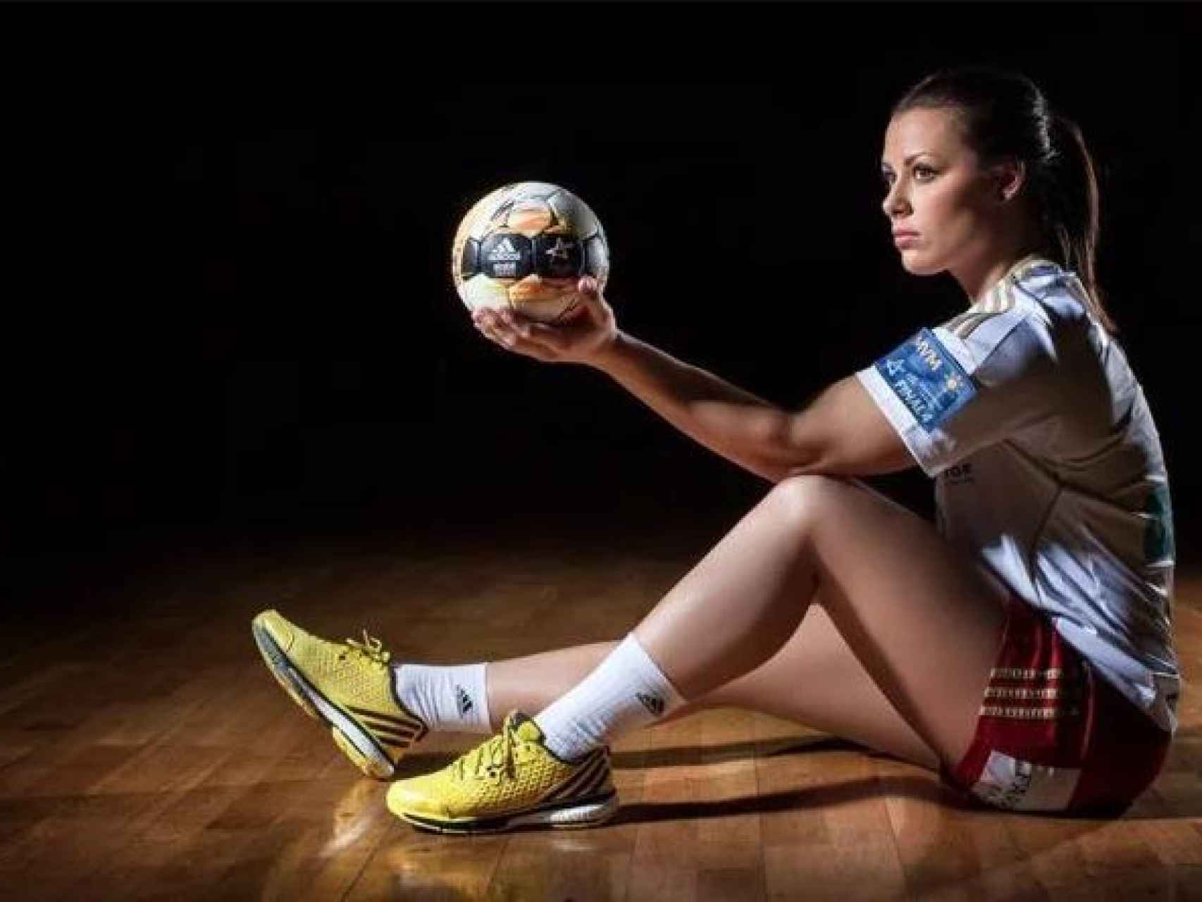 Nora Mork: Una jugadora de balonmano denuncia que la selección masculina  difundió fotos de ella desnuda