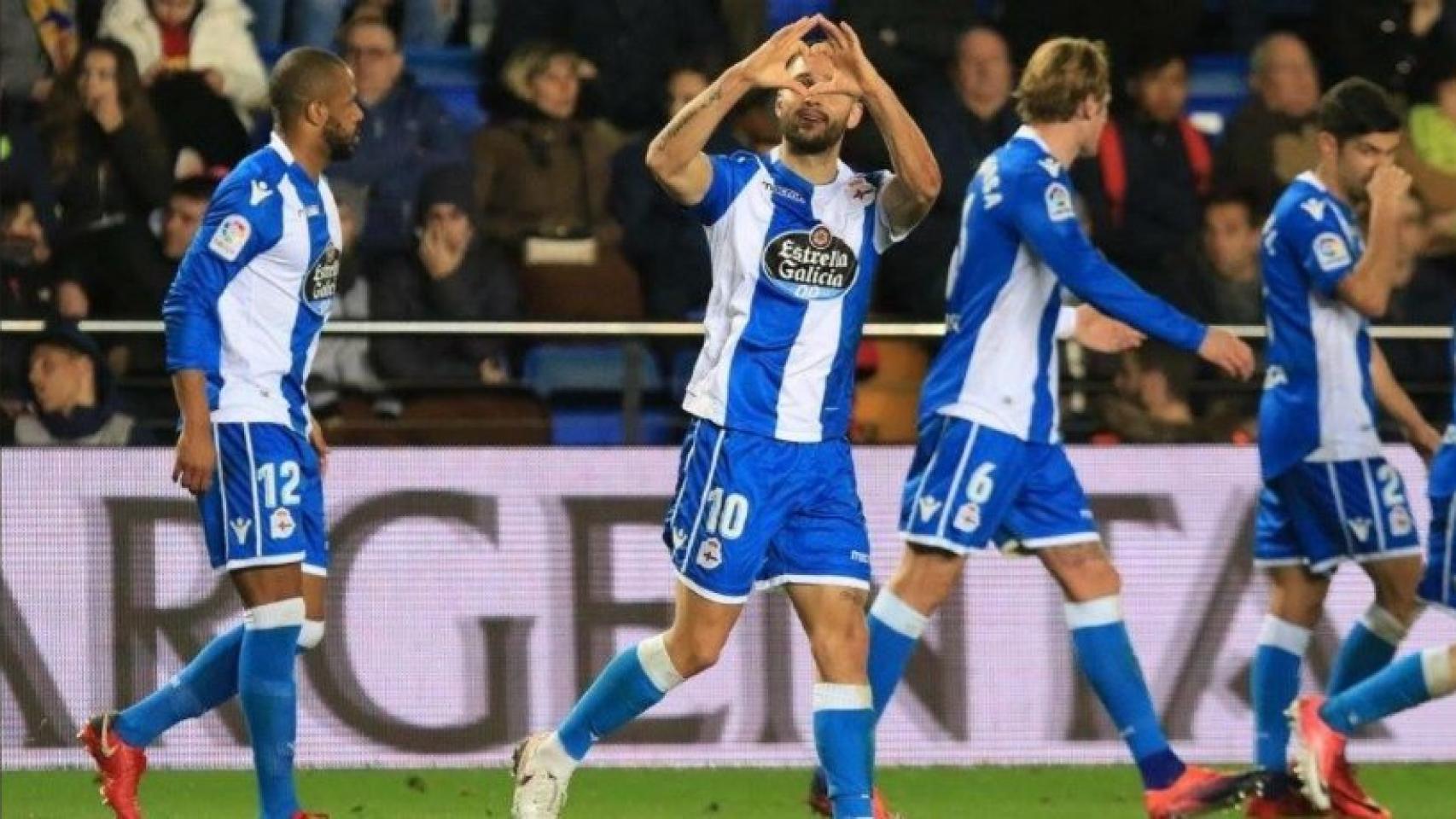 Andone celebrando un gol del Deportivo. Foto: Twitter (@FlorinAndone11).