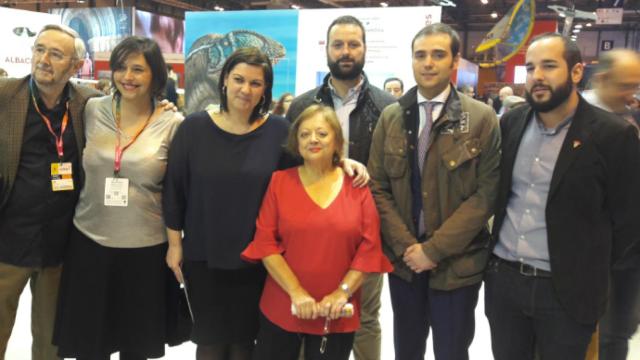 Cristina García-Rodero, en el centro, junto a la alcaldesa