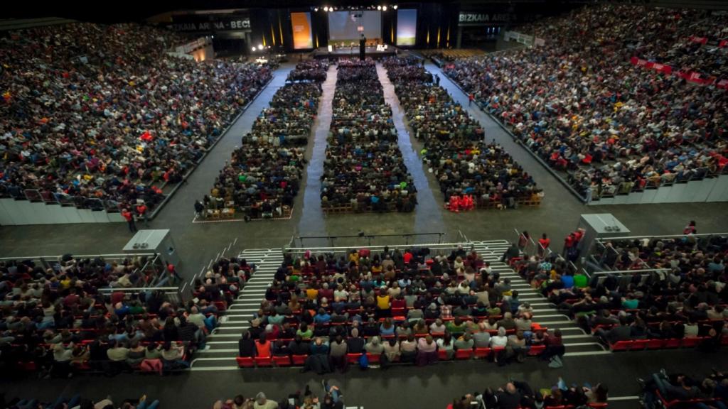 No son los Rolling Stones, es poesía en euskera: 14.000 personas.