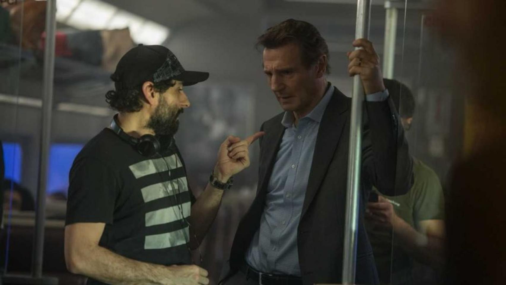 Jaume Collet-Serra dando instrucciones a Liam Neeson.