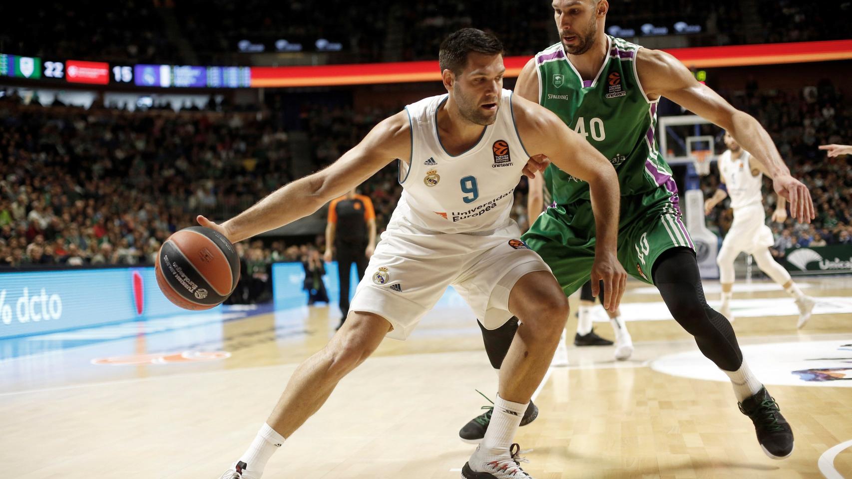 James Augustine, de Unicaja, ante Felipe Reyes.