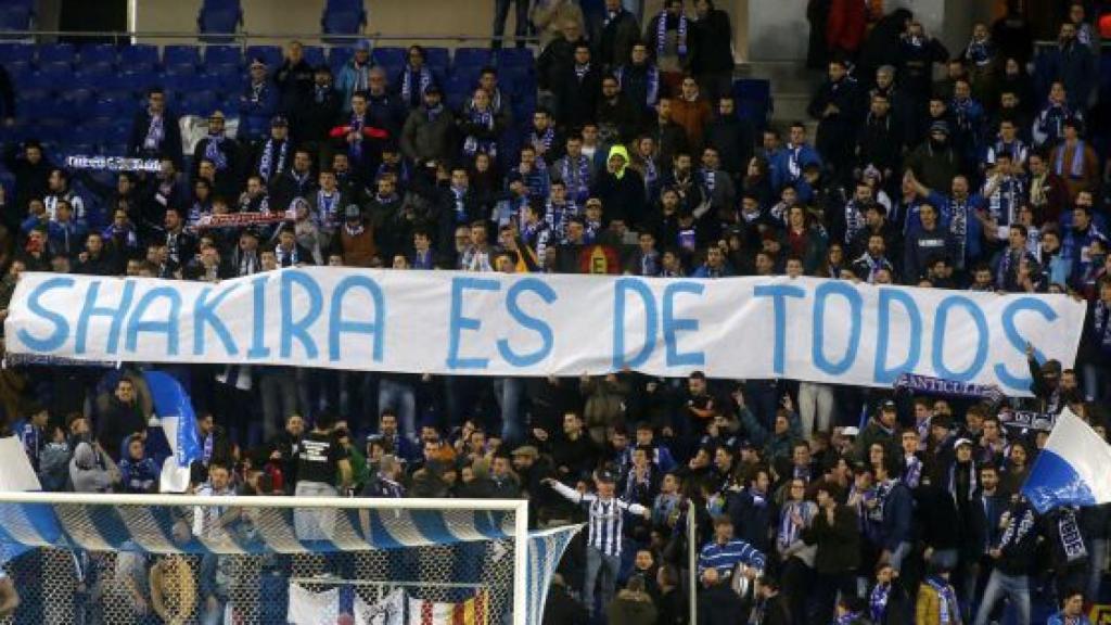 La pancarta contra Shakira en una zona de Cornellà-El Prat que se sacó hace años en un derbi.