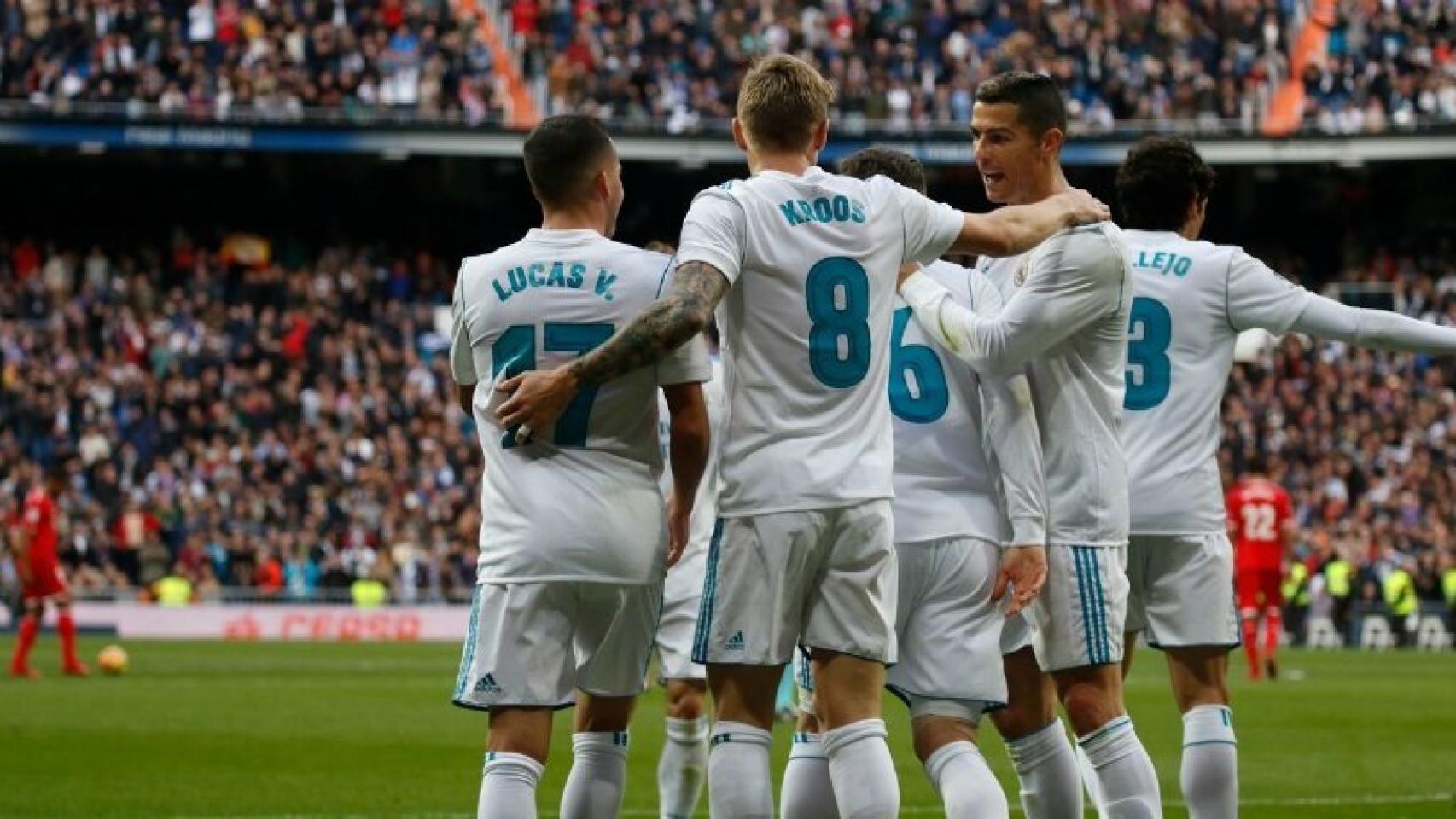 Los jugadores celebran la goleada al Sevilla. Foto: Pedro Rodríguez / El Bernabéu