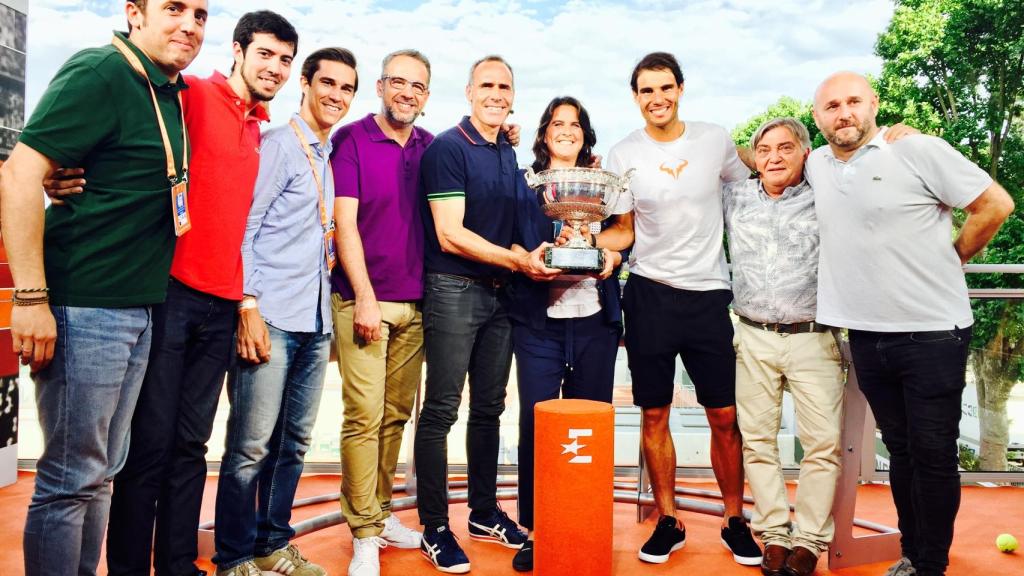 El equipo de Eurosport con Nadal en el pasado Roland Garros.