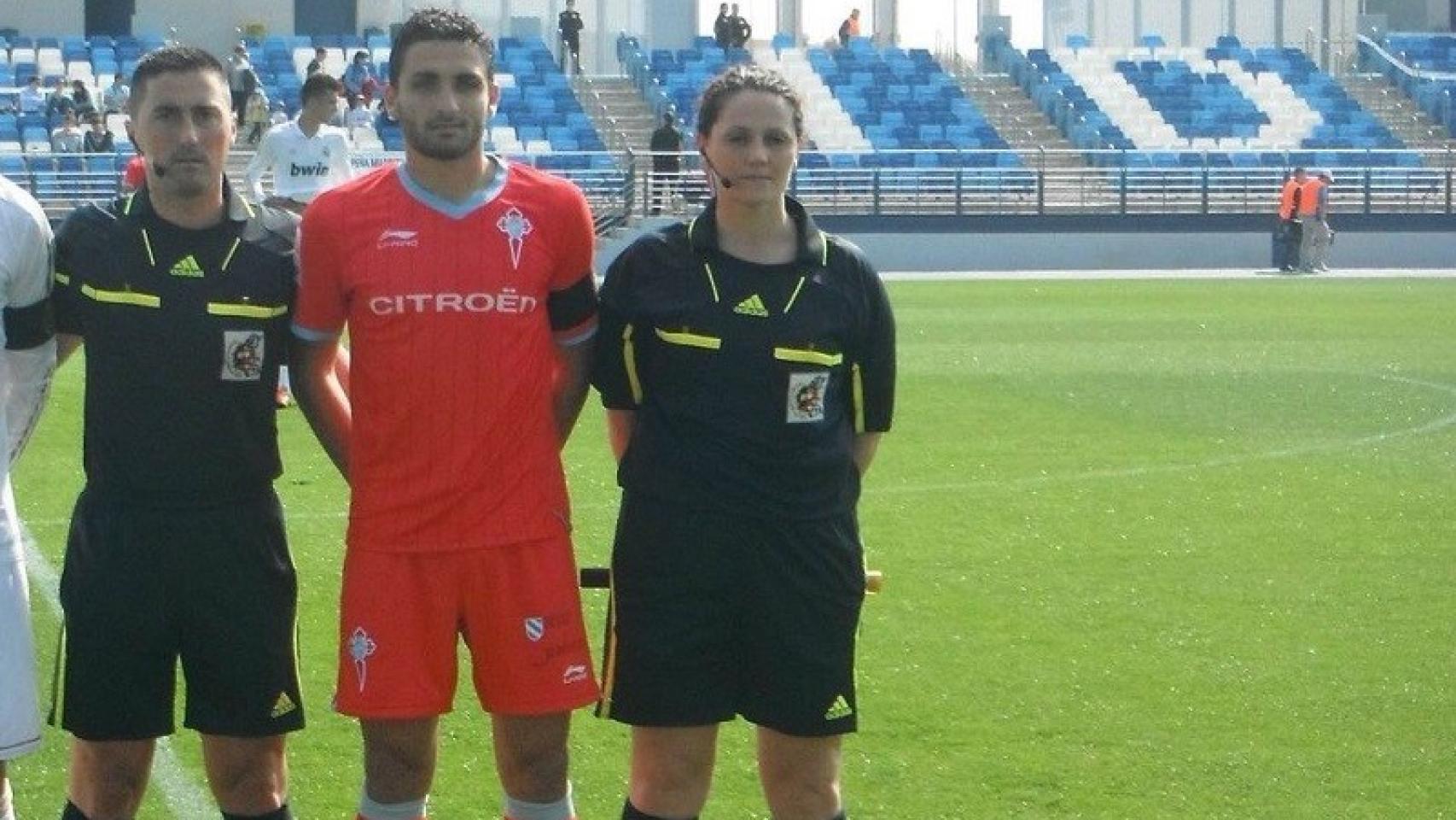 Luisa Arias Madrid, a la derecha de la imagen, en un partido.