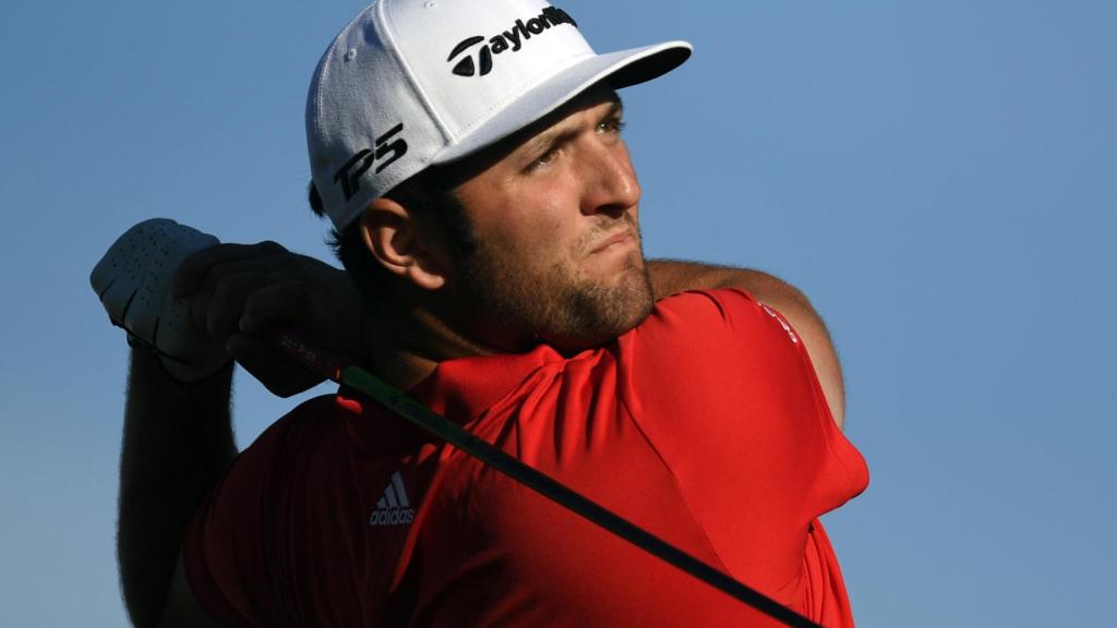 Golpe de Jon Rahm.