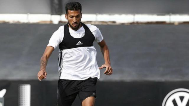 Ezequiel Garay entrenando. Foto: valenciacf.com