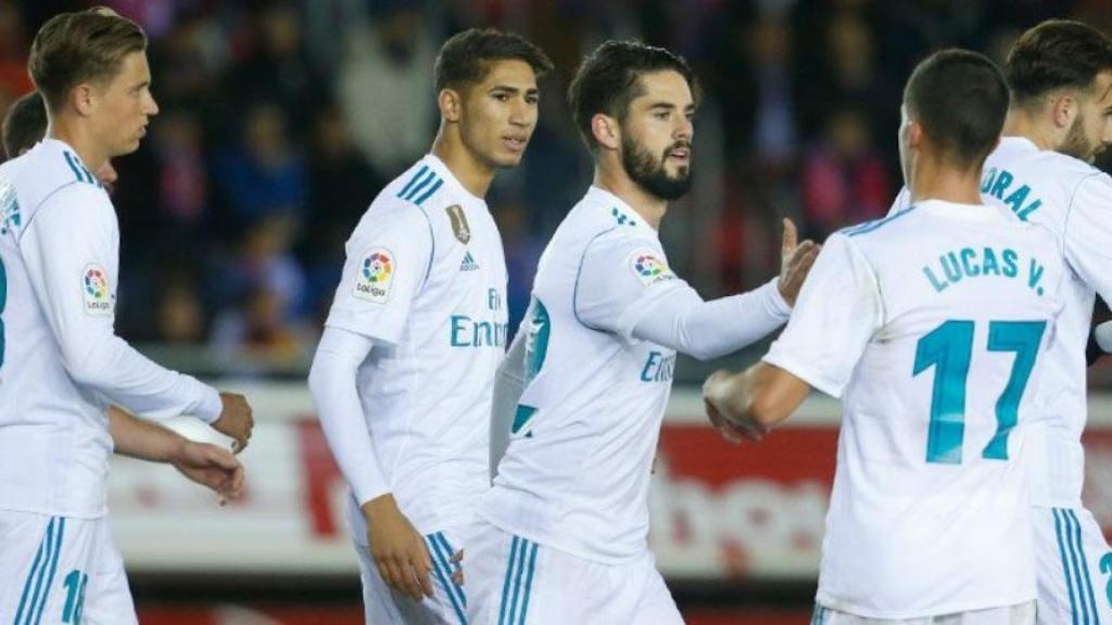 Isco celebra su gol con sus compañeros