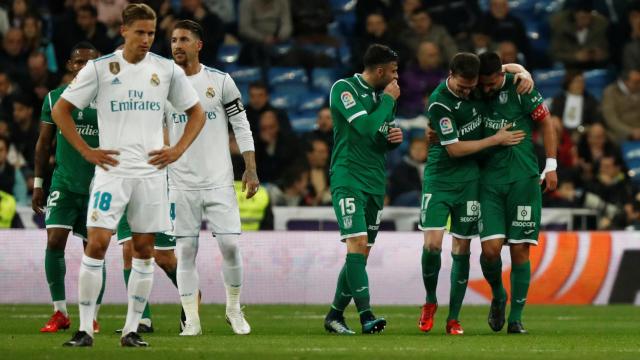 Javier Eraso celebra el primer gol del Leganés en el Bernabéu.