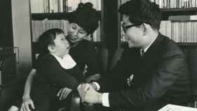 Kenzaburo, Yukari y su hijo Hikari