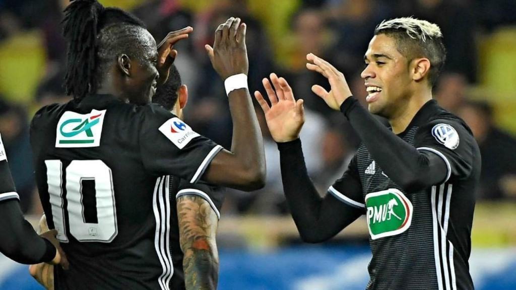 Mariano celebra con el Lyon. Foto Twitter (@OL)