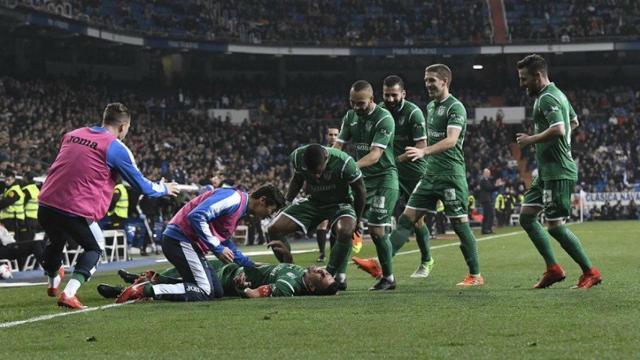 El Leganés celebra el Pepinazo en el Bernabéu. Foto Twitter (@CDLeganes)