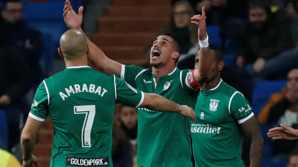 Los jugadores del Leganés celebran un gol en el Bernabéu.