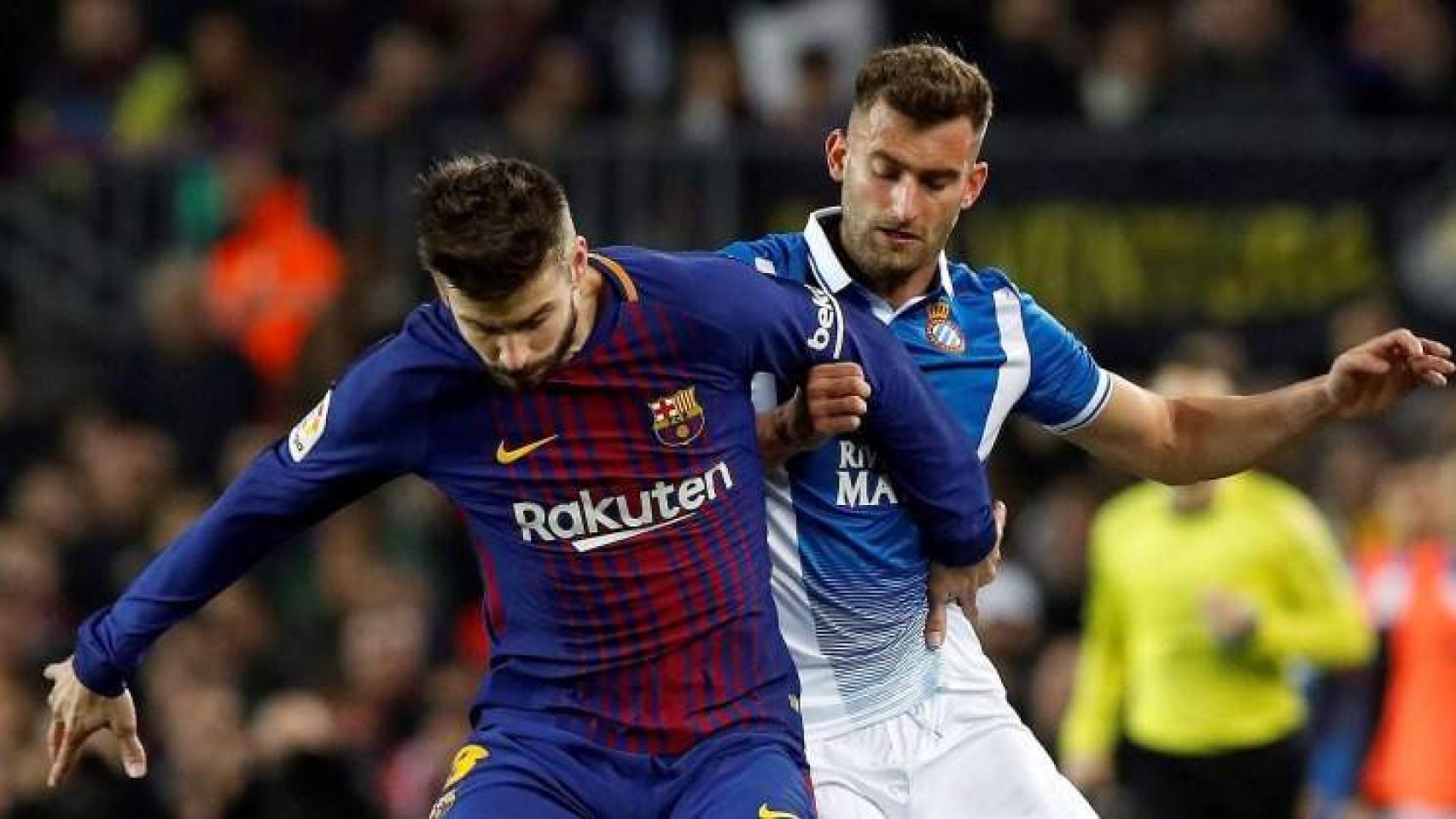 Piqué, durante el partido de este jueves ante el Espanyol.