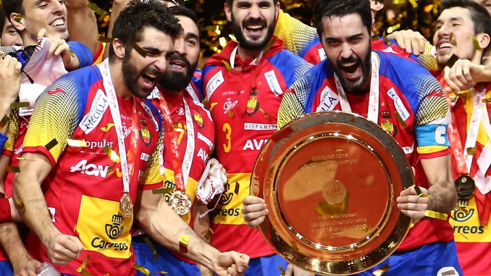 Raúl Entrerríos celebra un tanto con España en la final del Europeo de balonmano.