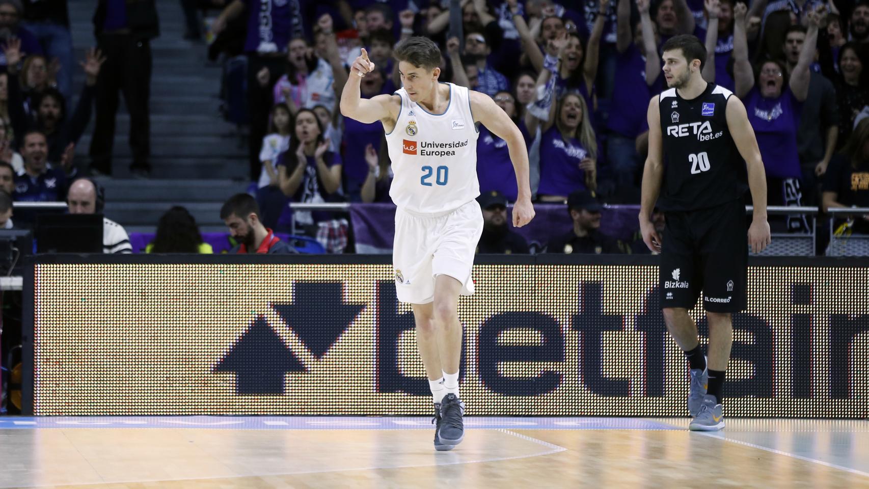 Carroll y su instinto asesino desde el perímetro mataron al Bilbao Basket muy pronto.