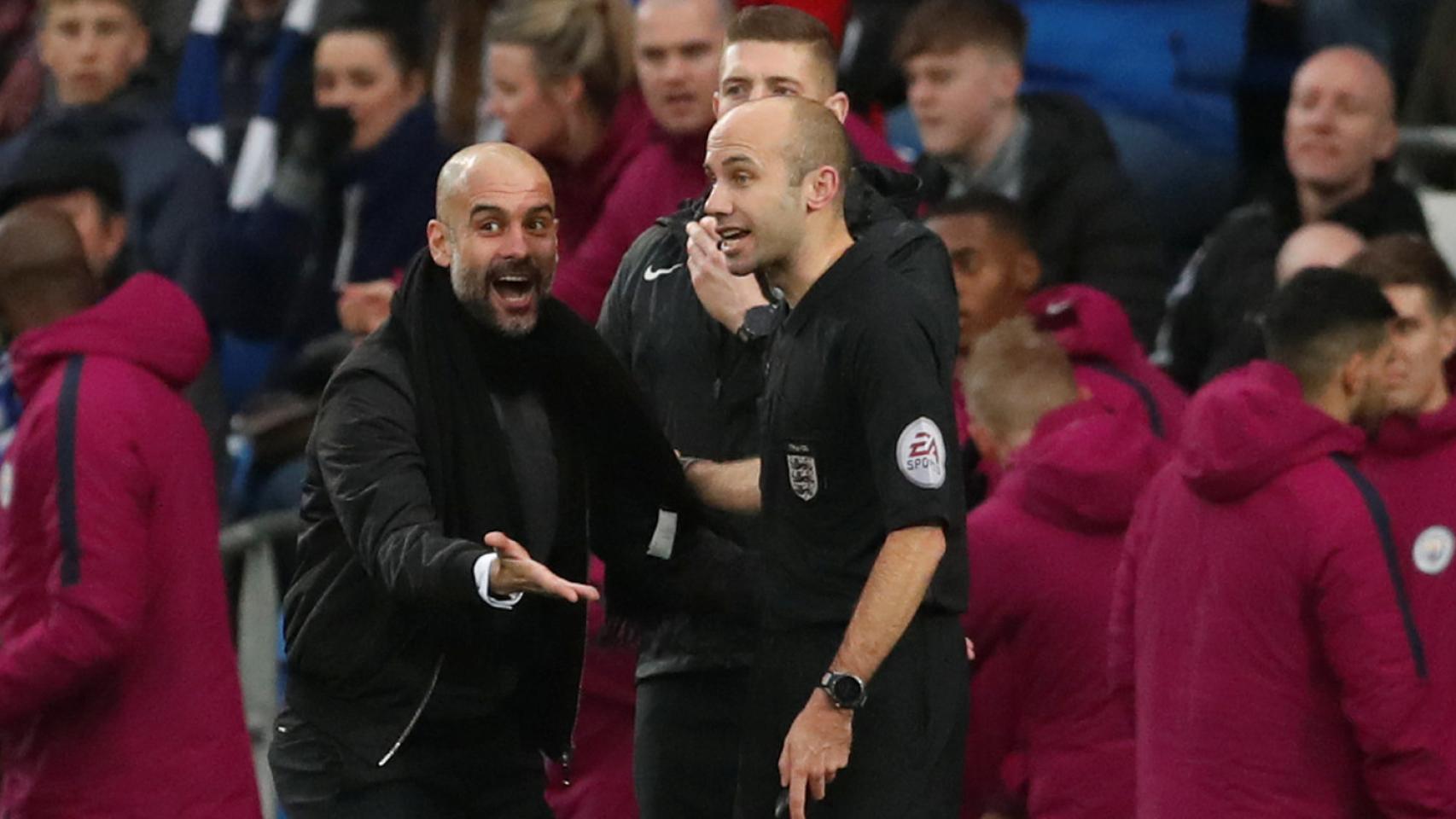 Guardiola abronca al línea tras la brutal entrada sobre Sané.