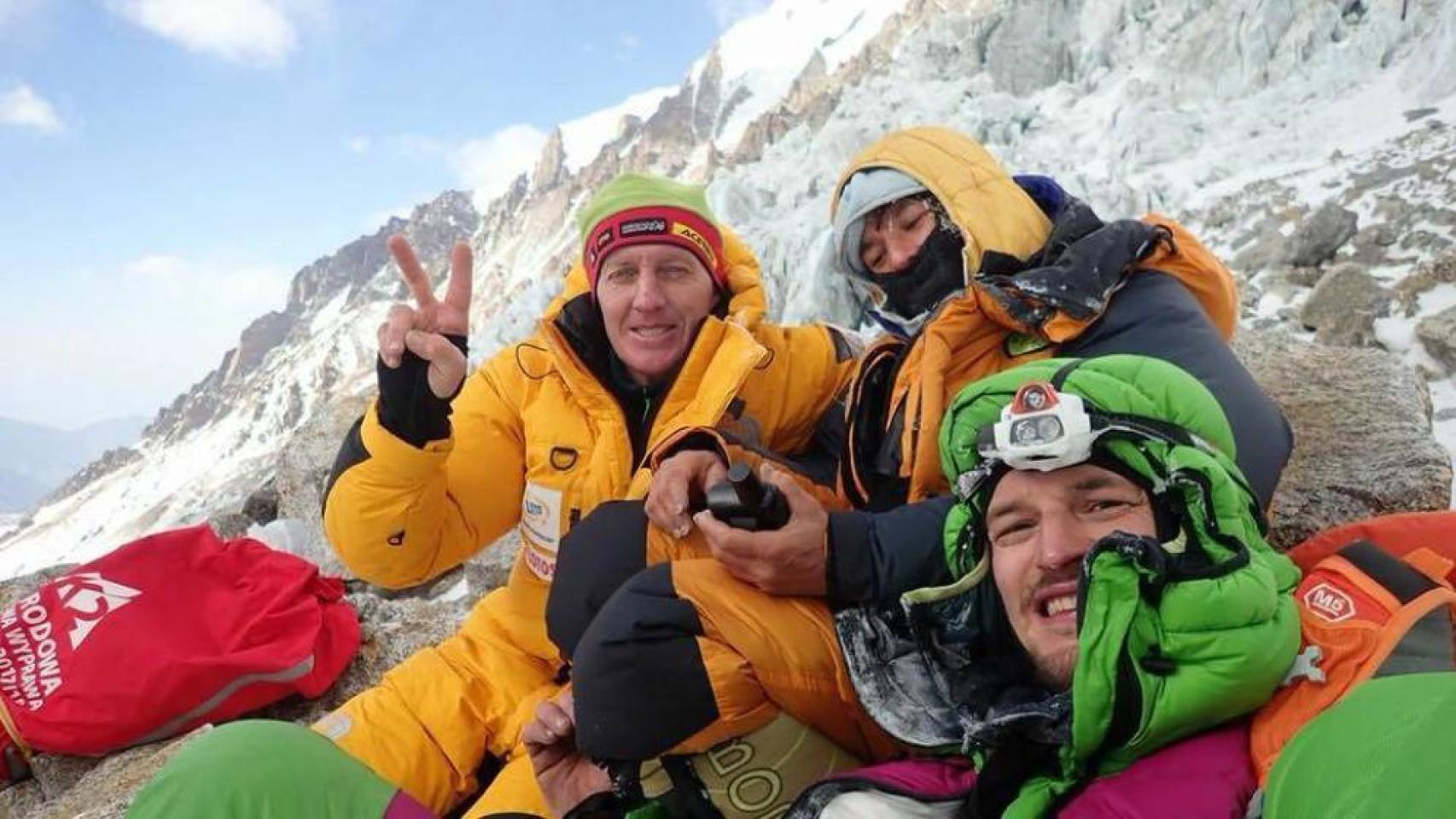 Denis Urubko y Adam Bielecki  junto a Elisabeth Revol en el Nanga Parbat.