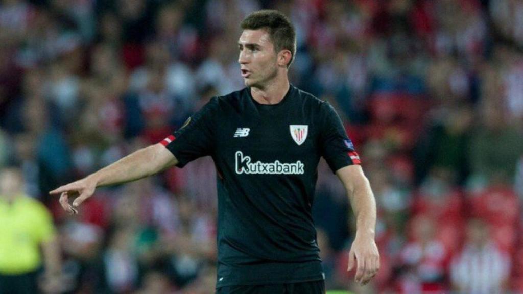 Laporte da indicaciones con el Athletic. Foto Twitter (@Laporte)