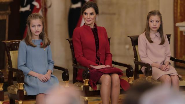 La Reina Letizia junto a sus hijas, la Princesa Leonor y la Infanta Sofia