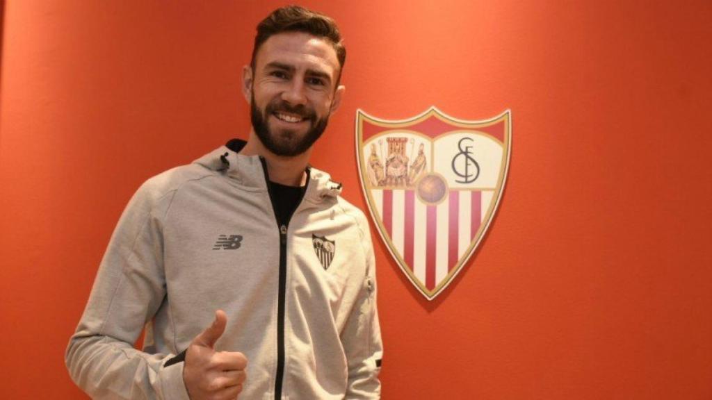 Miguel Layún, fichaje del Sevilla. Foto. Twitter (@SevillaFC)