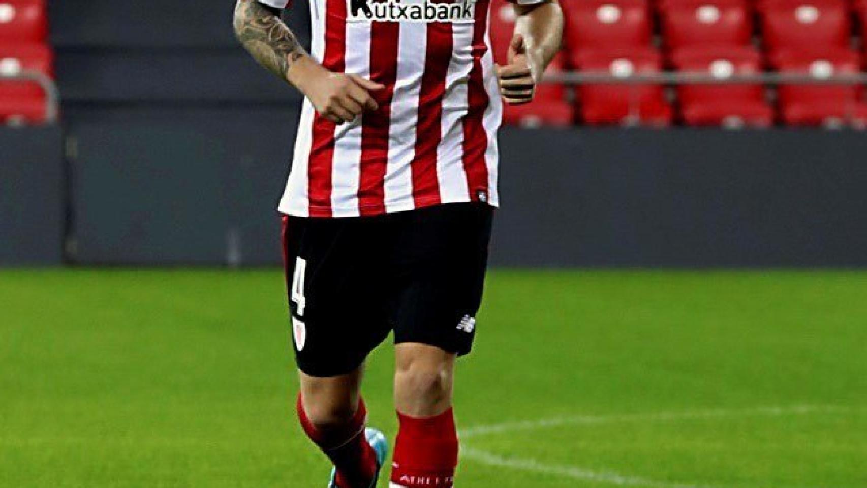 Iñigo Martínez en su presentación con el Athletic Club.