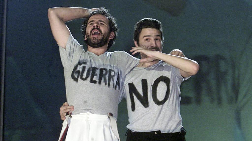 Willy Toledo y Alberto San Juan en una imagen de la gala de 2003.