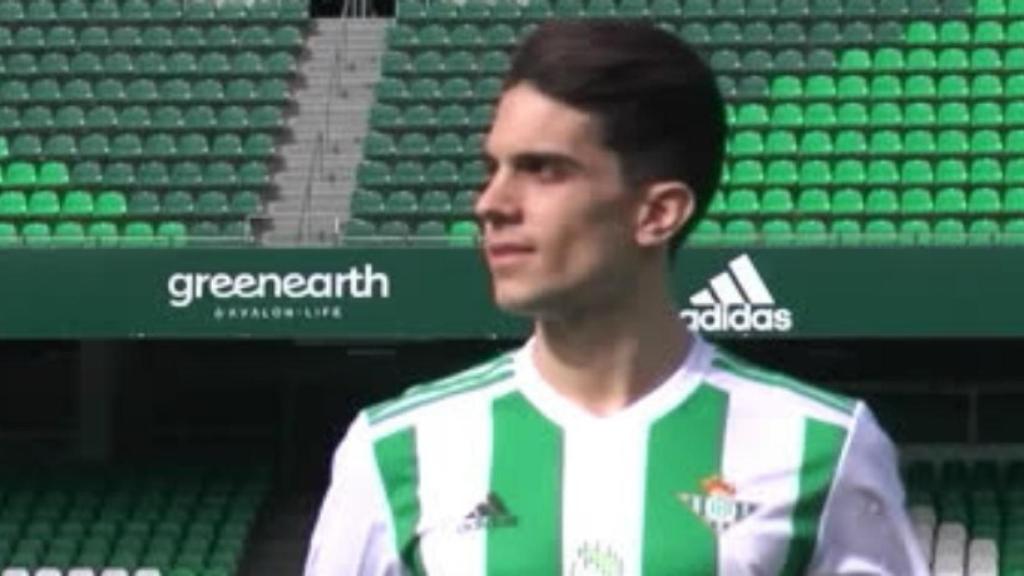 Bartra en su presentación con el Betis