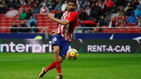 Diego Costa dispara a puerta.