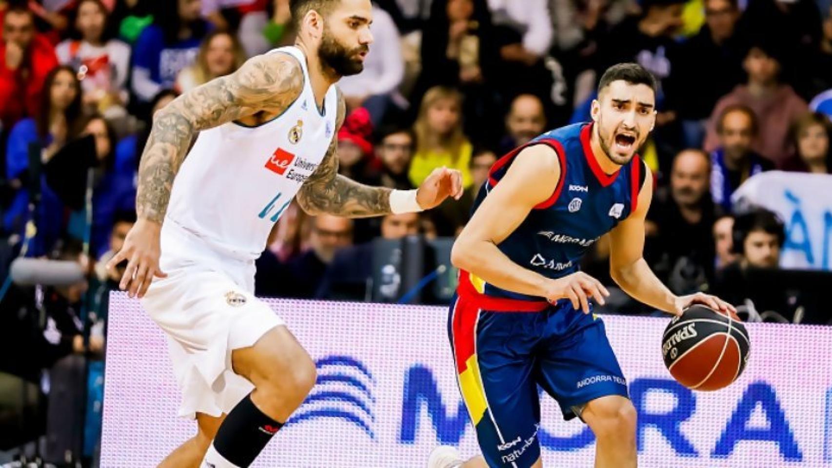 Jaime Fernández ante Taylor. Foto: acb.com