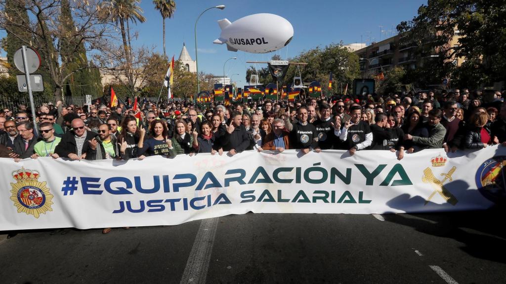 La cabecera de la manifestación de Sevilla