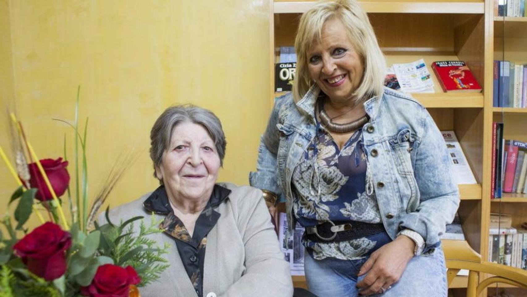 Antonia Martínez y Pilar Abel.