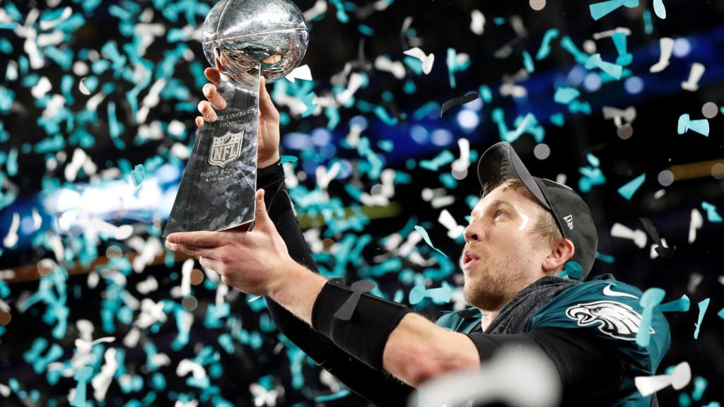 Nick Foles, celebrando su título de MVP en la Super Bowl.