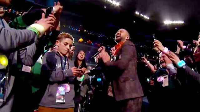 Este adolescente con brackets eclipsa a Justin Timberlake en la Super Bowl
